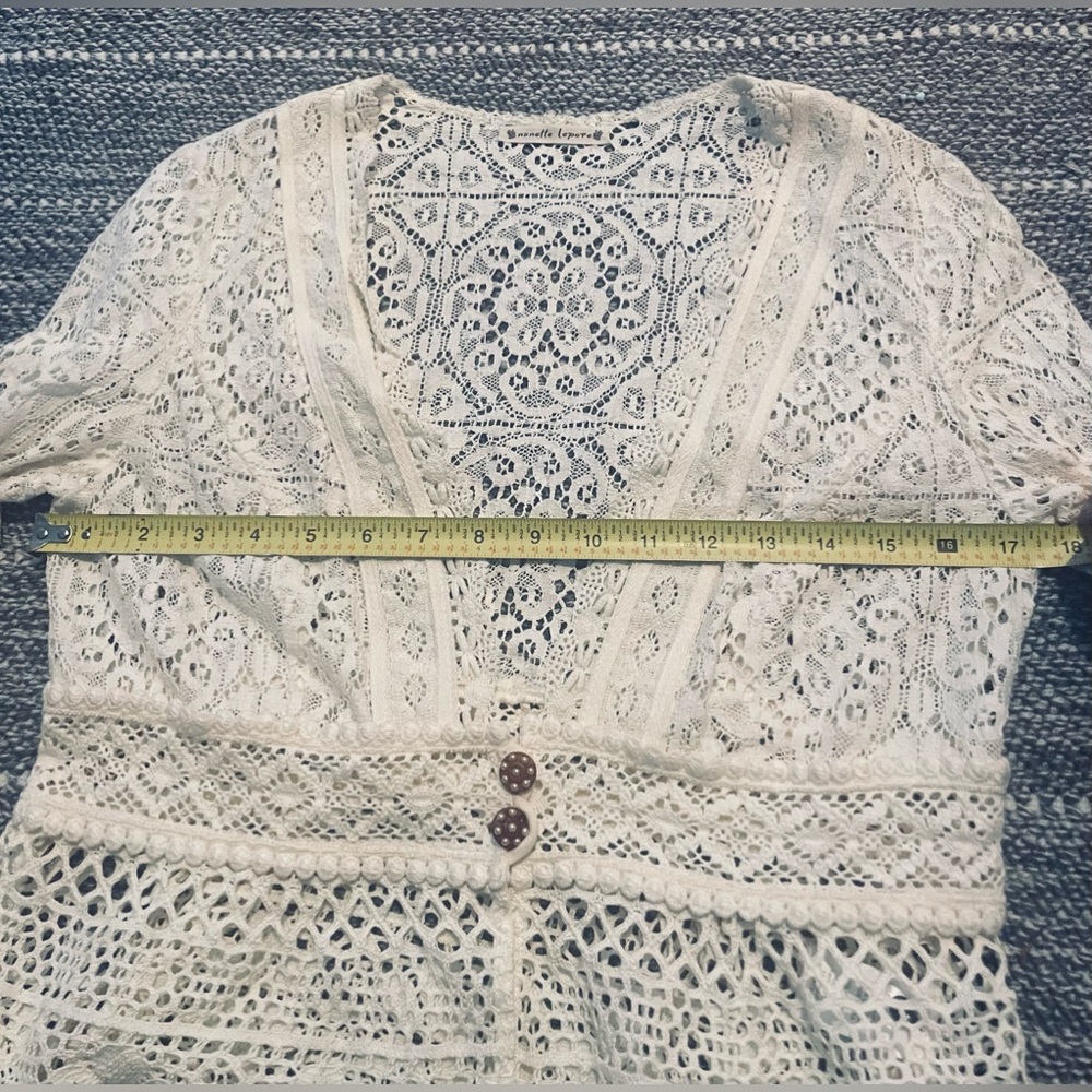 NANETTE LEPORE Anthropologie Ivory Crochet LACE FRINGE Bell Sleeve BOHO Top S - Picture 10 of 11